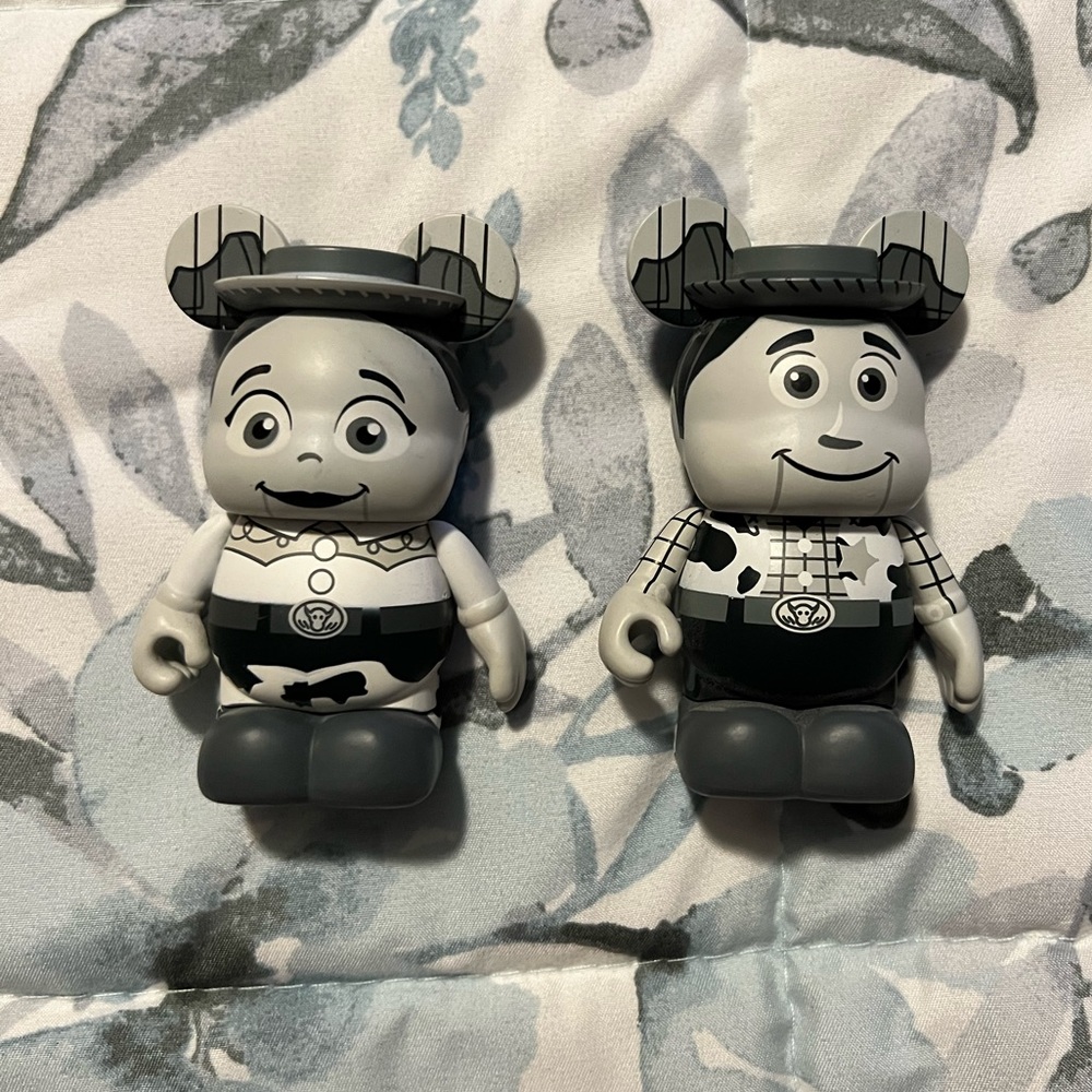 Disney VINYLMATION Toy Story Series 2 Woody’s Round up Woody and Jessie